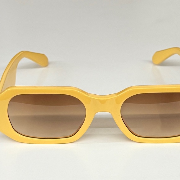 QUAY AUSTRALIA HYPED UP Sunflower Frame / Sepia Lens - Picture 2 of 8